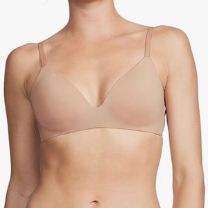 (TWO) Victoria’ Secret (THE T-SHIRT) Lightly-Lined Wireless Bra